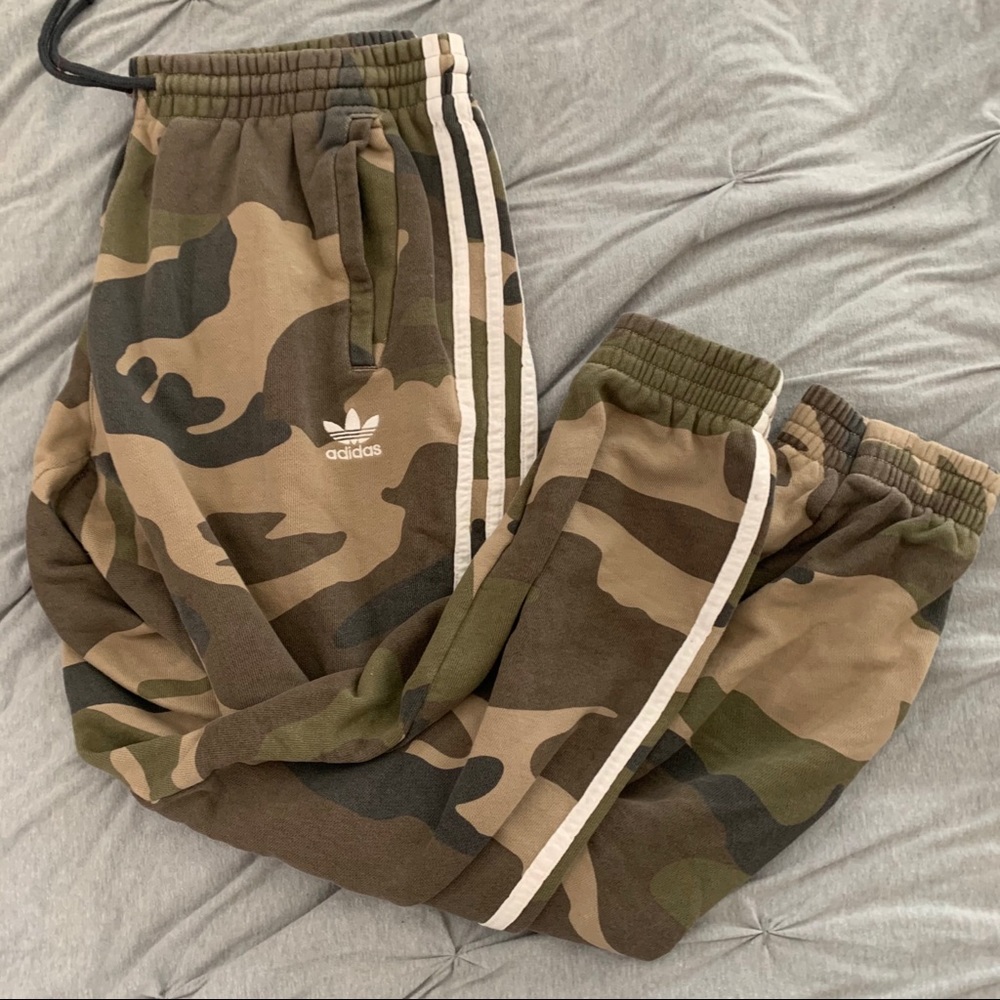 RARE: adidas camo sweatpants. SIZE LARGE